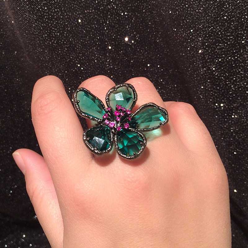 Exaggerated Crystal Flower Ring For Women, Stylish