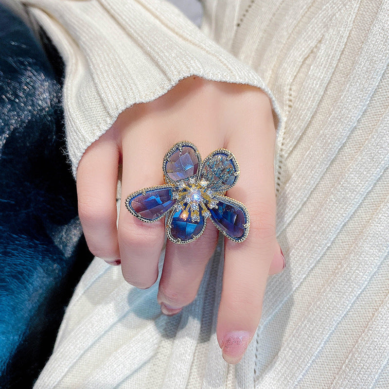 Exaggerated Crystal Flower Ring For Women, Stylish
