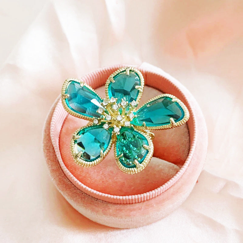 Exaggerated Crystal Flower Ring For Women, Stylish