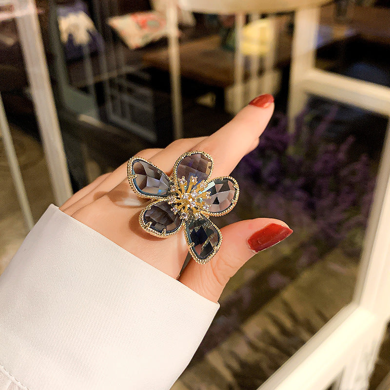 Exaggerated Crystal Flower Ring For Women, Stylish